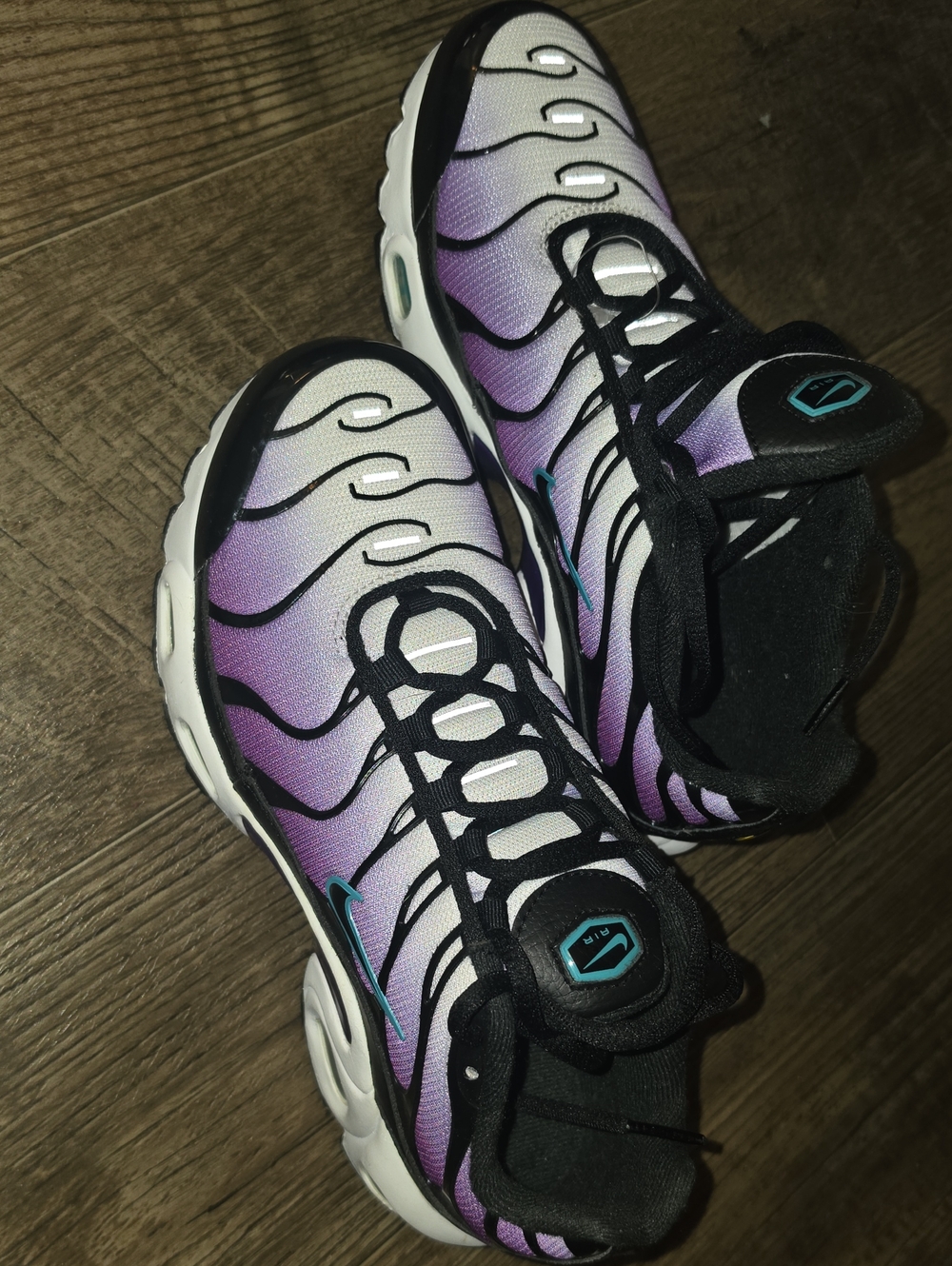 Brand New Nike Women's Purple Gradient Sneakers with Black Trim